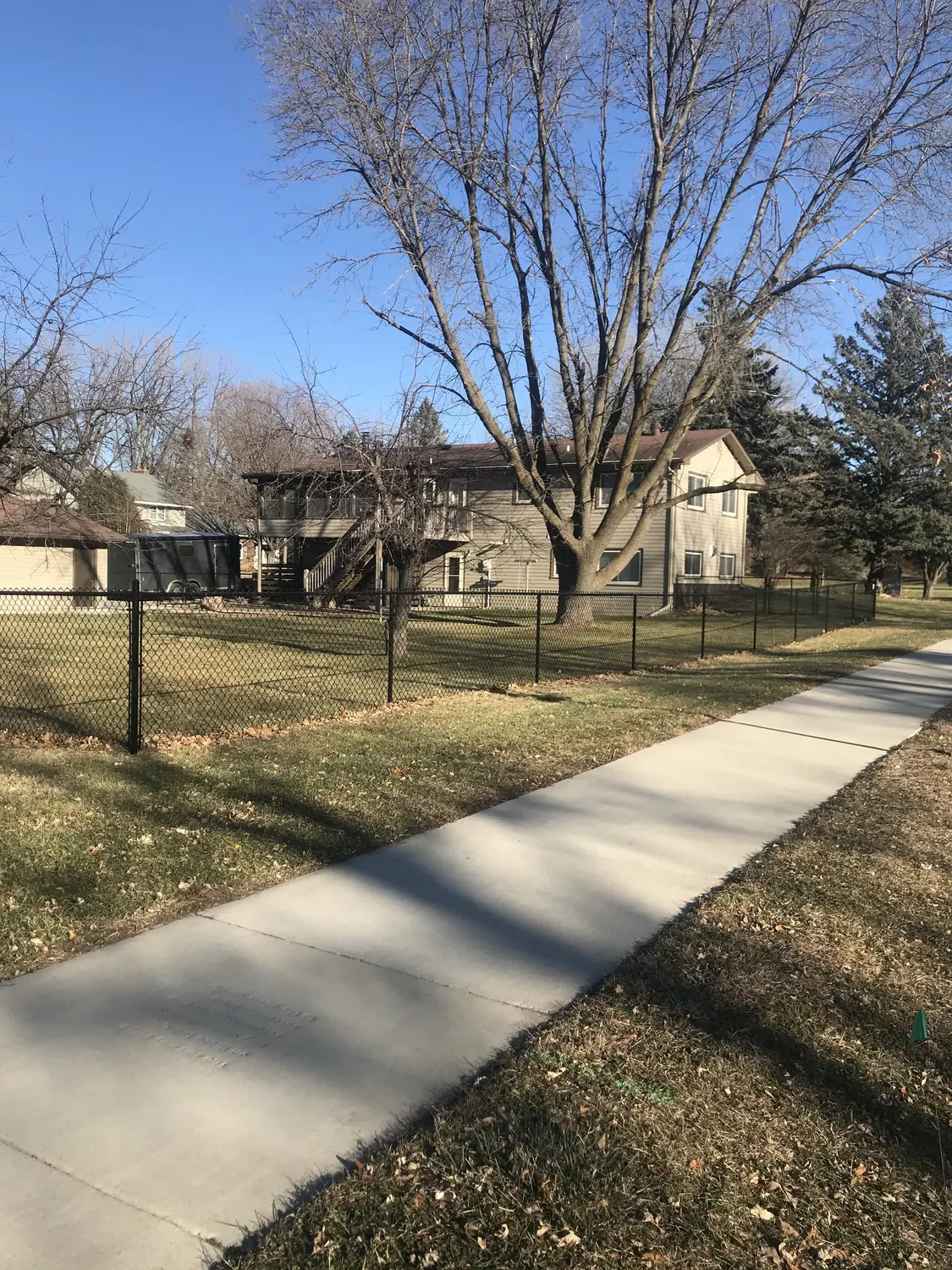 Code-compliant chain link safety fence in the Twin Cities